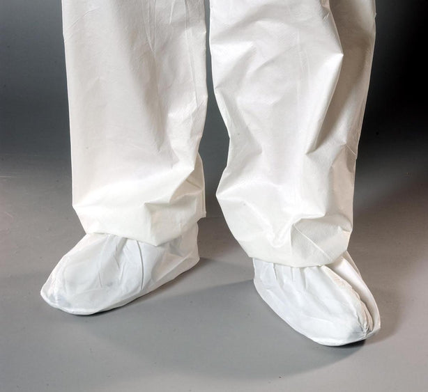Alpha Pro Tech Critical UltraGrip Antiskid Shoe Cover, Serge Seam, White, Size M - SH-E1315-BH - 200 Each
