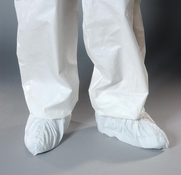Alpha Pro Tech Critical AquaTrak Seamless Shoe Cover, Serge Seam, White, Size XL - SH-T1183-B - 150 Each