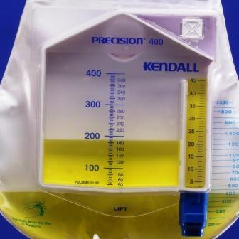 Cardinal Precision Urine Meter with 400 mL Drain Bag, 60" Tubing and Needleless Sampling Port - 2000 - 10 Each